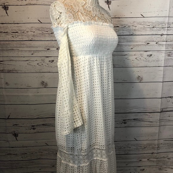 Venus white long eyelet with embroidery cold shoulder bell sleeves size 10 - Picture 6 of 9